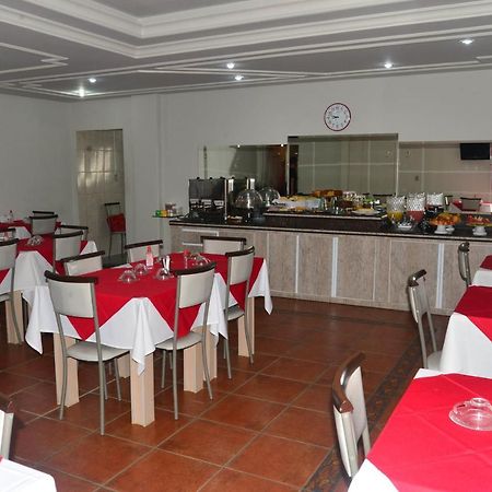 Hotel D' Lucca Ubá Buitenkant foto