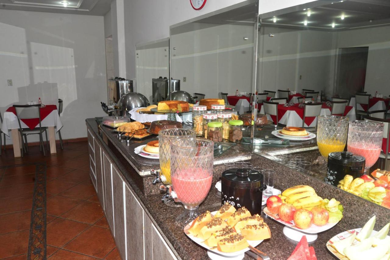Hotel D' Lucca Ubá Buitenkant foto